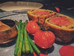 惠灵顿牛排-弦月窗LUNETTE BY AMANDA(复兴路店)