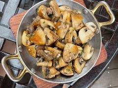 香煎小蘑菇-BROWNSTONE布朗石西班牙餐厅(富城店)