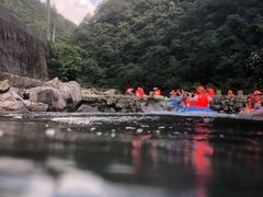 -安吉龙王山峡谷漂流