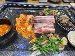 黑毛猪五花-韩阳王石板烤肉
