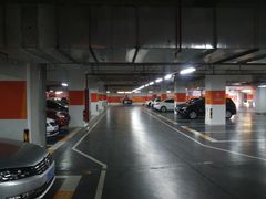 -悠方地下停车场