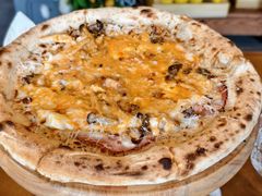 黑松露水波蛋pizza-Grande A'moo(上海万象城店)