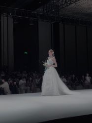-Renee芮亦婚纱(原丽莎)