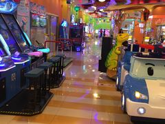 -汤姆熊欢乐世界(红博会展购物广场店)