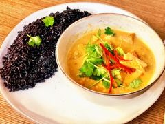 泰式绿咖喱鸡肉饭-wagas(暖山店)