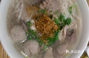 Oyster and Pork Offal Rice Noodles