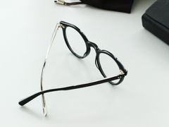 -目艮眼镜SHOWROOM(品牌集合店)