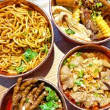 这鸭血肥肠也太好吃了吧👏🏻让人欲罢不能的热卤食光