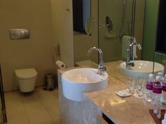 洗手间-樟宜机场皇冠假日酒店 （SG Clean） - IHG 旗下酒店