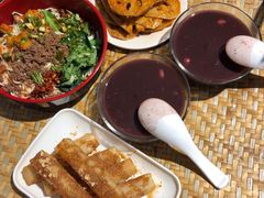 -爆炸头阿姨小四川正宗川味小吃(无任何分店)