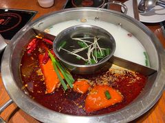 滋补骨汤锅-重庆小天鹅自助火锅店(空港跨境店)