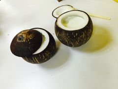 -志龙皇冠吃货椰子铺