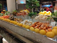 -广州万富希尔顿酒店·感趣自助餐厅·金秋蟹宴生蚝海鲜刺身