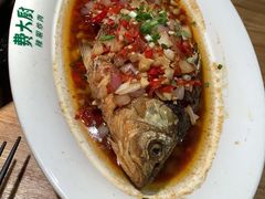 香酥大鲫鱼-费大厨辣椒炒肉(万家丽一店)