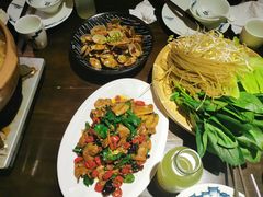 -聚汇三少·龙虾·中餐厅(莫邪路新天地店)