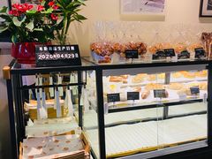 面包甜点陈列柜-街角 T·COFFEE 融合料理·BISTRO(车公庙店)