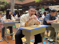 -瑞虹新天地月亮湾