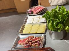 -围炉肉舍丹东海鲜烤肉·烤活鳗(步行街店)
