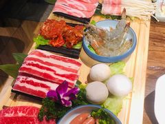 黑牛十二拼-明洞阿姨·韩式酱蟹烤肉·创意料理(三元桥店)