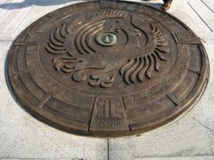 -唐山抗震纪念碑广场