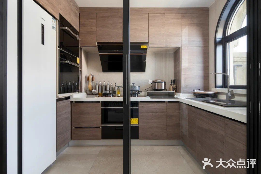 只要提前与他们沟通好，现代或前卫的风格也可以接受