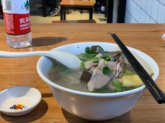 招牌鸭血粉丝汤-苓记南京鸭血粉丝.皮肚面(县东巷店)