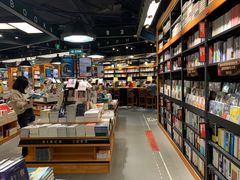 -西西弗书店&矢量咖啡(凯德晶萃广场店)