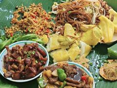 -亚龙湾亚泰商业街