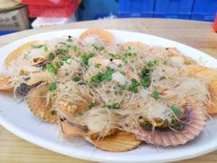 蒜蓉粉丝蒸扇贝-明记海鲜大排档(巽寮湾店)