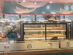 面包甜点陈列柜-圣罗巴海鲜自助(黑金店)