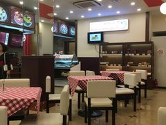 -红宝石·鲜奶小方·海派西点房(南丹店)
