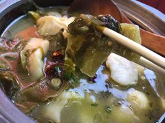 石锅酸菜鱼-周鱼小馆石锅酸菜鱼(活力汇店)