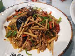 鱼香肉丝-美膳居川菜馆油焖大虾烧烤(卓刀泉店)