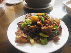 黄焖土鸡-苍洱春饭店