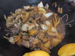 -粘豆包柴火铁锅炖