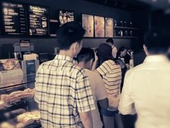 -星巴克臻选(莘庄仲盛店)