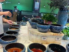 -金滏山·烤肉海鲜火锅自助(襄阳万达店)