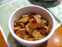 -渝是乎川渝小炒(新世界百货望京店)
