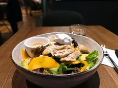 鸡肉牛油果芒果色拉-Wagas沃歌斯(合生汇店)