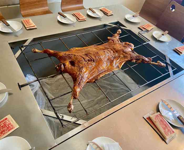 玉泉山庄(南山店)-"好久没回家,等放假回家粑粑说请我吃烤全羊.