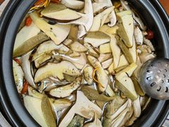 -菌之家·专业纯野生菌火锅·特色炒菌