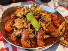 -肥肥虾庄·金牌油焖大虾(汉街SKP店)