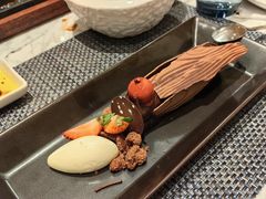 -三亚亚龙湾瑞吉酒店·宴悦Driftwood·游水海鲜·牛排·草坪·私人定制