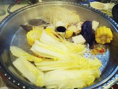 -虾弄弄海派小龙虾·牛羊蝎子火锅