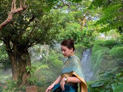 -Chom Cafe and Restaurant