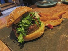 The cut汉堡-THE CUT Rooftop顶楼牛排餐吧(环贸iapm店)