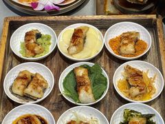 -围炉肉舍•炭烤活鳗•丹东海鲜烤肉(步行街店)