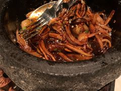 石锅传统响油鳝糊-无锡苏宁银河国际酒店-悦府65中餐厅