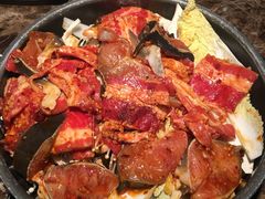 精品鲶鱼锅-猪啊牛呀羊啊铜盘烤肉(正大广场店)