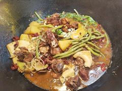 -哈尔滨烧烤·山河村铁锅炖(交大店)